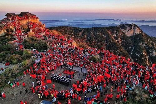 黄山游客爆料最新消息,惊现神秘奇观，游客惊叹不已！